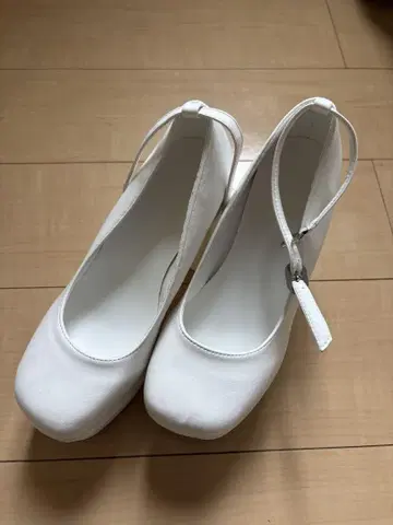 화이트 플랫폼 힐