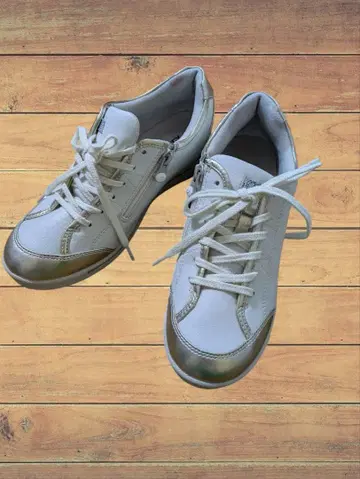 YONEX LC100 화이트/골드 23.5 스니커즈 워킹화