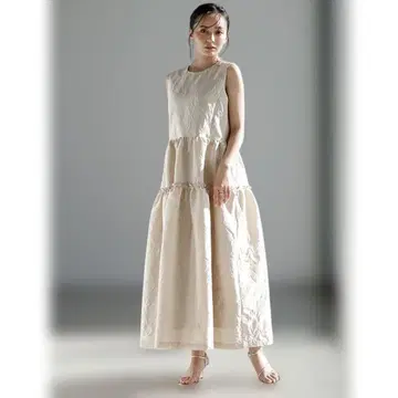아뉴앙스 택 포함 새상품 자카드 개더 원피스 M 사이즈