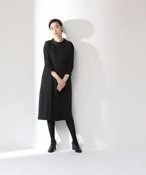 [새상품급] 아두이트리스테스 롤 칼라 원피스