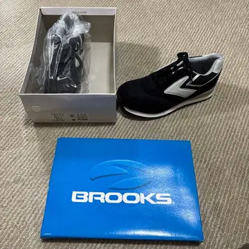 BROOKS 스니커즈 블랙/화이트 박스 포함