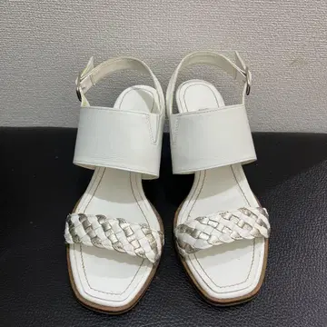 화이트 뜨개질 디자인 샌들 22.5cm