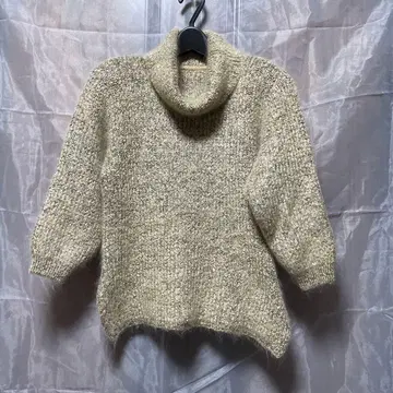 베이지 하이넥 모헤어 니트