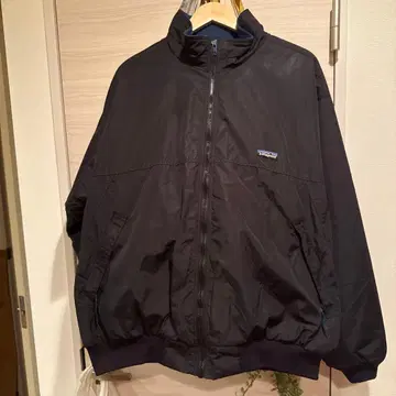Patagonia 블랙 나일론 자켓