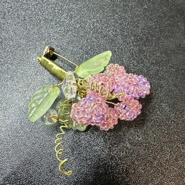 꽃 디자인 브로치