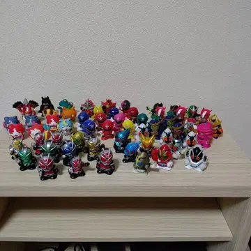 가면라이더, 슈퍼 전대, 요괴워치, 손가락 인형 58개