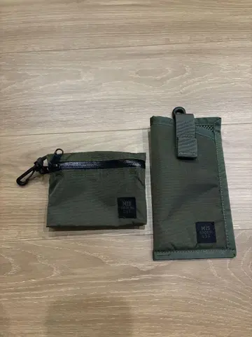 MIS W SMALL POUCH와 EW SOFT CASE 올리브