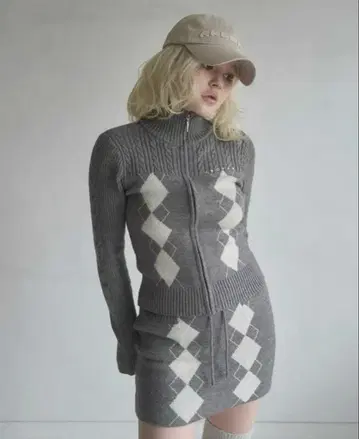 [ 인기 완판 ] andmary Argyle knit set up