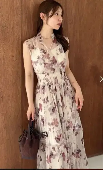 프레이아이디 시어 플라워 플리츠 원피스 (BEG)