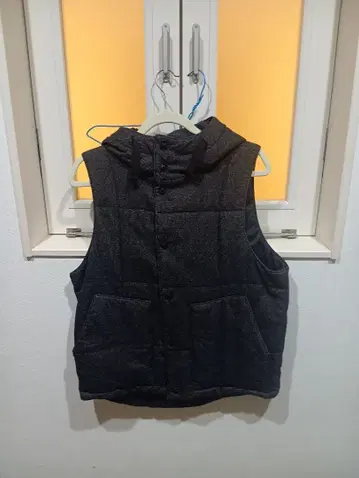 MG Garment Engineered 후드 부착 다운 베스트 S 사이즈