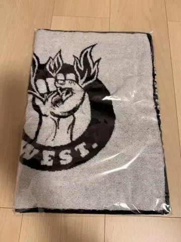 WEST. 스포츠 타월 패밀리 클럽 스토어