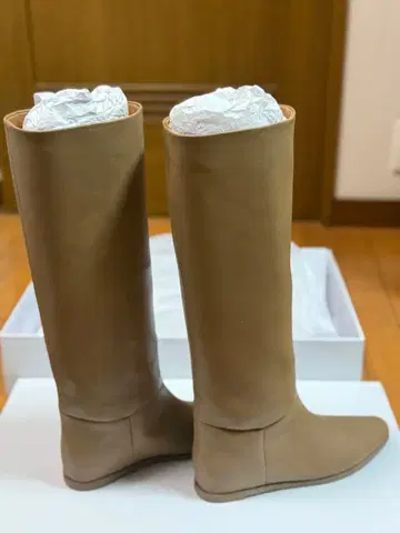 르 탈론 베이지 가죽 롱 부츠