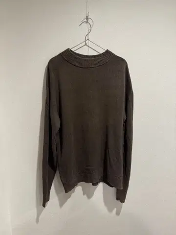 CONFECT 브라운 크루넥 니트