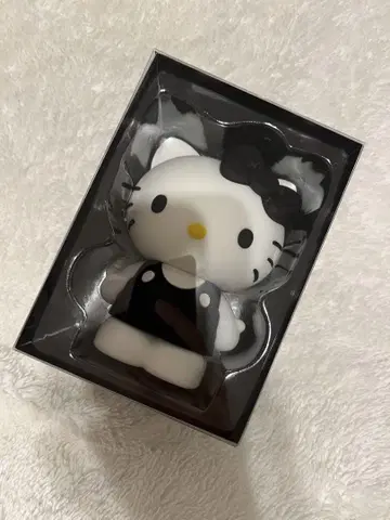 로리즈팜 HELLO KITTY 퀼팅 피규어 블랙