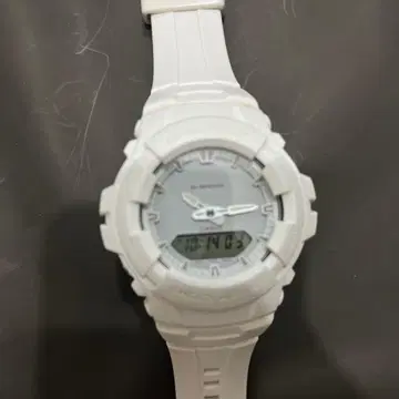 CASIO G-SHOCK 화이트 손목시계