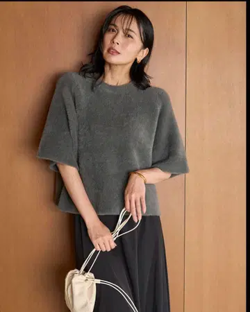 UNFILO [세탁 가능] 나일론 샤기 하프 슬리브 풀오버