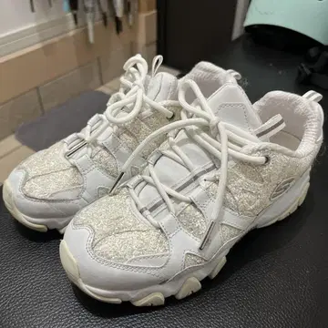 SKECHERS 글리터 화이트 스니커즈