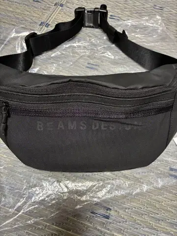 BEAMS DESIGN 바디백