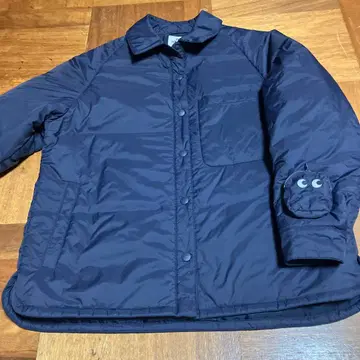 유니클로 ANYA HINDMARCH 네이비 퍼프 테크 셔츠 자켓