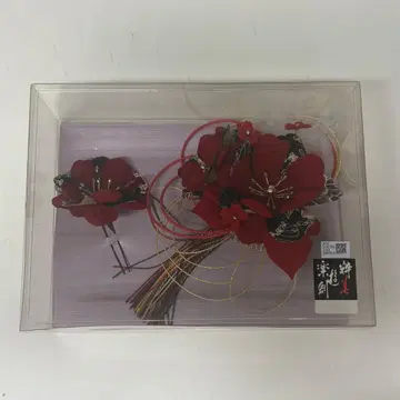 빨간색 꽃 장식 일본 정통 의상 소품 성인식