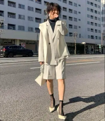 AMERI 테일러드 자켓 그레이 화이트 + 숏 바지