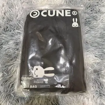[ 새상품 미사용 ] CUNE 토끼 와펜 바디백