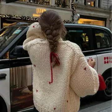 THE TOE HANDMADE LIMITED HEART CARDIGAN