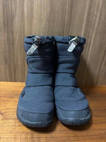 [ 새상품급 ] THE NIRTH FACE emmi 콜라보 부츠