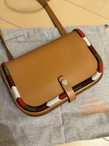 IL BISONTE 브라운 가죽 숄더백