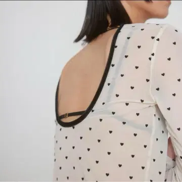 Searoomlynn 플로키 Heart Back U 시어 탑
