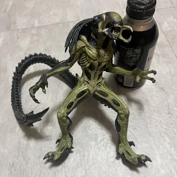 에이리언 프레데터 프레데리안 피규어