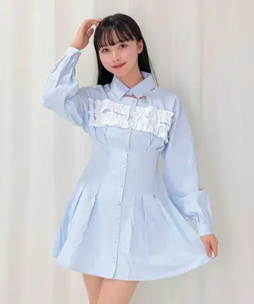 Honey Cinnamon 데콜테 개방 셔츠 원피스 스카이블루