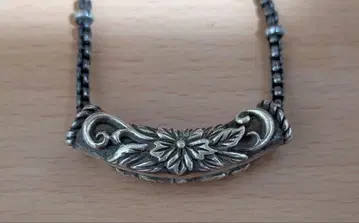 실버 꽃 무늬 목걸이