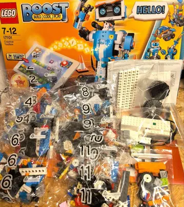 [레고] *거의 미개봉 LEGO BOOST 크리에이티브 툴박스 17101