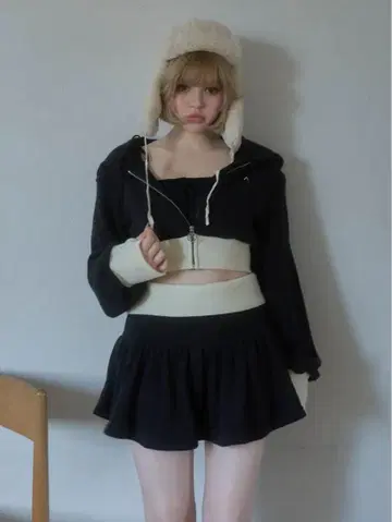 AND MARY Adelee hoodie set up Black