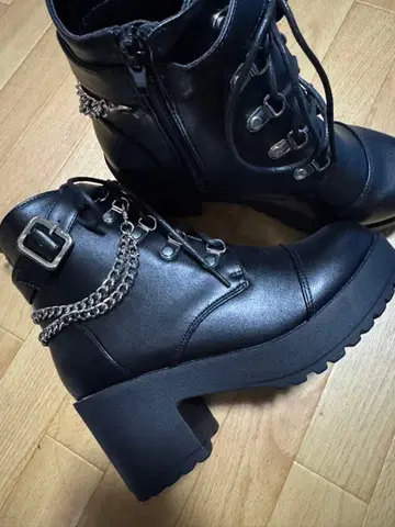레이스업 체인 벨트 부츠
