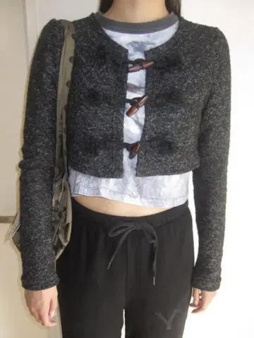 toggle crop cardigan n.katelier