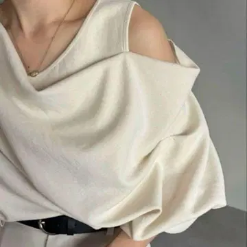 [ 중고 ] CAPRICIEUX LE'MAGE 드레이프 원숄더 풀오버