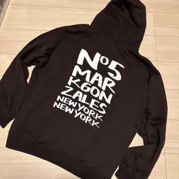 Mark Gonzales 다크 브라운 후드티