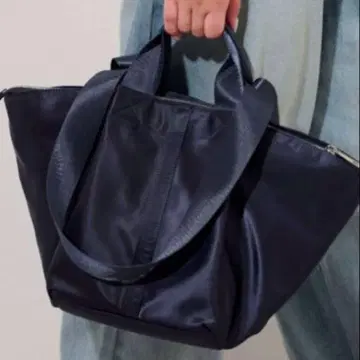 네이비 나일론 토트백