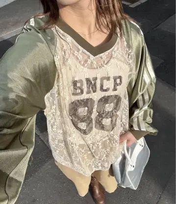 CIAOPANIC 레이스 도킹 풋볼 Tee