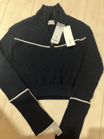 juemi EMB Half Zip Cropped Knit 네이비