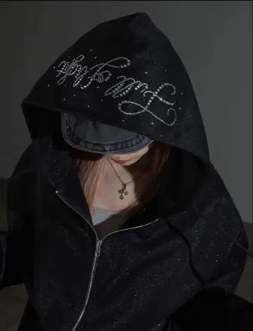apres jour mignon 프릴 장식 라메 후드티 블랙