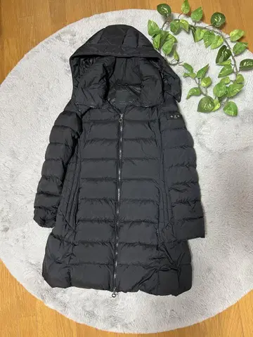 TATRAS 블랙 다운 자켓 후드 부착