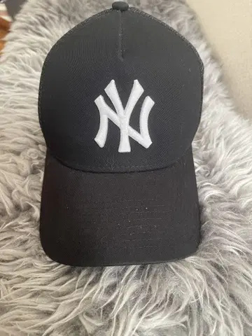 NY Yankees 트래커 캡 블랙