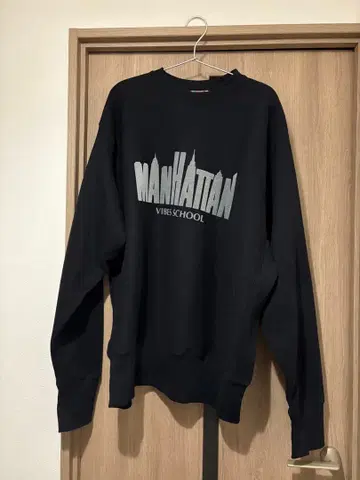 is-ness SO JOHN MANHATTAN SWEAT BLACK XL