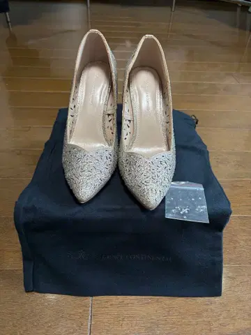 GRACE CONTINENTAL 골드 레이스 비쥬 하이힐