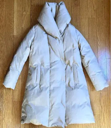 새상품급 theory luxe 최고급 다운 코트 뉴앙스 베이지 M
