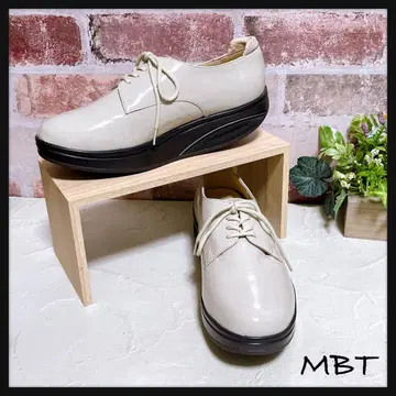 미사용급 [ MBT 에무비티 ] 스니커즈 MAVAZI W 에나멜 37