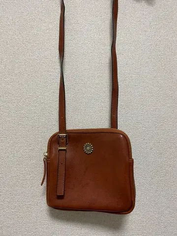 브라운 가죽 숄더백